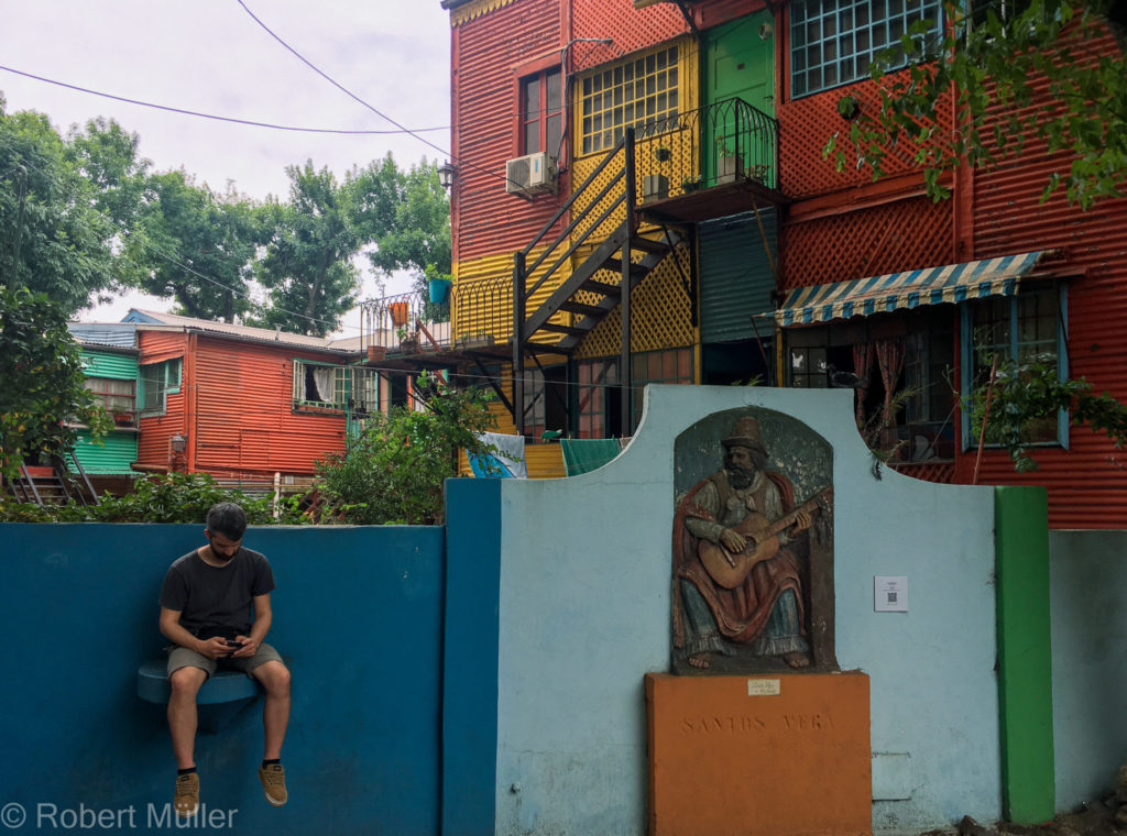 Bunt wie aus einem Farbkasten - Hausfassaden im Stadtteil La Boca